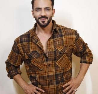Ali Merchant enlightens those trolling him for working during Ramadan | Ali Merchant enlightens those trolling him for working during Ramadan Ali Merchant enlightens those trolling him for working during Ramadan | Ali Merchant enlightens those trolling him for working during Ramadan