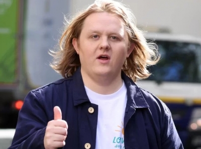 Lewis Capaldi's mum does his laundry after he's shrunked 'a lot of clothes' | Lewis Capaldi's mum does his laundry after he's shrunked 'a lot of clothes'