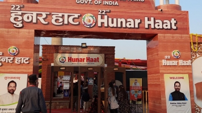 Delhi's Hunar Haat closed two days early amid Covid surge | Delhi's Hunar Haat closed two days early amid Covid surge Delhi's Hunar Haat closed two days early amid Covid surge | Delhi's Hunar Haat closed two days early amid Covid surge