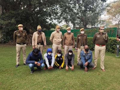 Woman duped of Rs 7 lakh through dating app, 5 of gang held | Woman duped of Rs 7 lakh through dating app, 5 of gang held