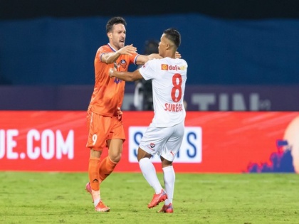 ISL: FC Goa's Jorge Ortiz, Bagan's physiotherapist charged with violent conduct | ISL: FC Goa's Jorge Ortiz, Bagan's physiotherapist charged with violent conduct