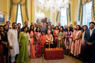 Texas Governor celebrates Diwali with Indian-Americans | Texas Governor celebrates Diwali with Indian-Americans