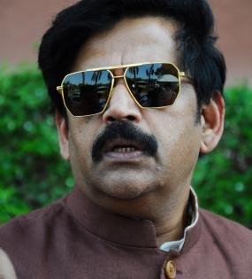 BJP MP Ravi Kishan duped of money, files police complaint | BJP MP Ravi Kishan duped of money, files police complaint