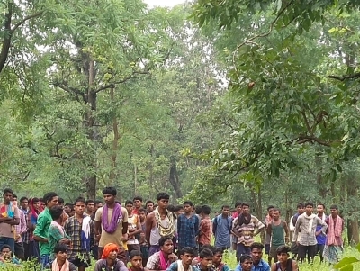 Maoist leader RK's last rites performed near Telangana border | Maoist leader RK's last rites performed near Telangana border
