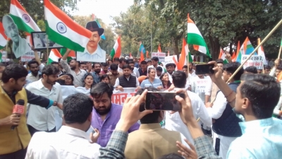 NSUI holds peace marches to India Gate | NSUI holds peace marches to India Gate NSUI holds peace marches to India Gate | NSUI holds peace marches to India Gate