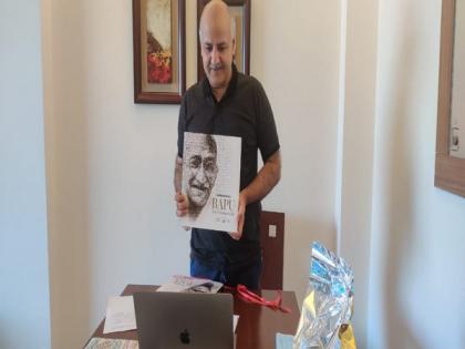 Manish Sisodia launches book 'Bapu - The unforgettable' on Gandhi Jayanti | Manish Sisodia launches book 'Bapu - The unforgettable' on Gandhi Jayanti