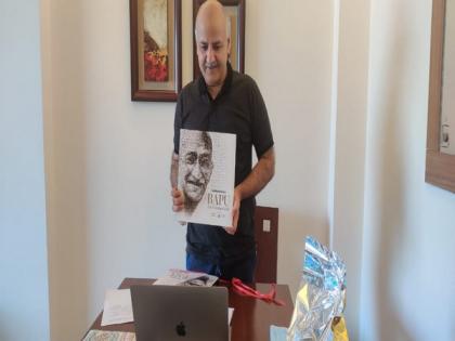 Manish Sisodia launches book 'Bapu - The unforgettable' on Gandhi Jayanti | Manish Sisodia launches book 'Bapu - The unforgettable' on Gandhi Jayanti Manish Sisodia launches book 'Bapu - The unforgettable' on Gandhi Jayanti | Manish Sisodia launches book 'Bapu - The unforgettable' on Gandhi Jayanti