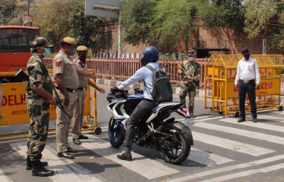 Delhi Police to issue e-passes to essential govt staff: DoPT | Delhi Police to issue e-passes to essential govt staff: DoPT