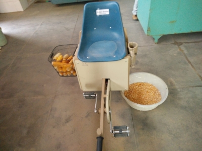 Haryana varsity develops pedal operated maize shelling machine | Haryana varsity develops pedal operated maize shelling machine