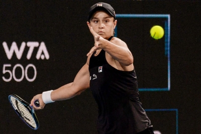 No. 1 Ashleigh Barty begins quest for first Australian Open title with easy win | No. 1 Ashleigh Barty begins quest for first Australian Open title with easy win