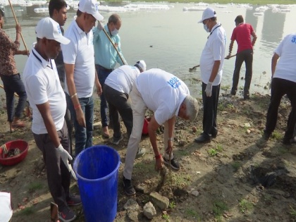 NMCG orgses 'Cleanathon' to clean river Yamuna | NMCG orgses 'Cleanathon' to clean river Yamuna