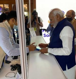 Modi inaugurates Prime Ministers' museum, buys first ticket | Modi inaugurates Prime Ministers' museum, buys first ticket