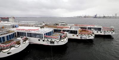 Thousands of stranded cruise ships' crew to land in Mumbai | Thousands of stranded cruise ships' crew to land in Mumbai