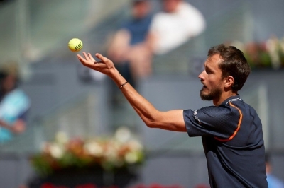 Medvedev moves into ATP Madrid Open last-16 with 300th career win | Medvedev moves into ATP Madrid Open last-16 with 300th career win