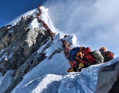 Nepal bans pics, videos & filming 'of others' on Mt Everest | Nepal bans pics, videos & filming 'of others' on Mt Everest