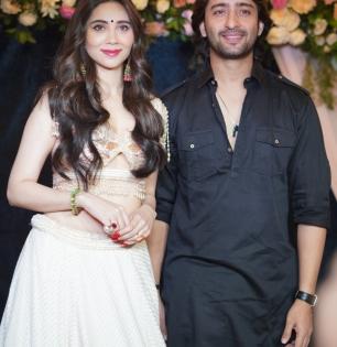 Shaheer, Zahrah set the wedding mood with 'Main Tenu Chadh Jaungi' | Shaheer, Zahrah set the wedding mood with 'Main Tenu Chadh Jaungi'