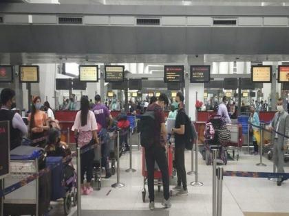 Parliamentary panel summons immigration, CISF, aviation officials over crowd mismanagement at airports | Parliamentary panel summons immigration, CISF, aviation officials over crowd mismanagement at airports