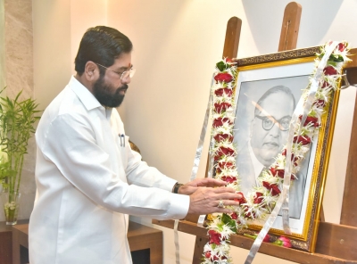 Maharashtra pays tributes to Dr B.R Ambedkar on 132nd birth anniv | Maharashtra pays tributes to Dr B.R Ambedkar on 132nd birth anniv