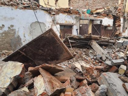 Man, newborn daughter killed in house collapse in UP, several injured | Man, newborn daughter killed in house collapse in UP, several injured Man, newborn daughter killed in house collapse in UP, several injured | Man, newborn daughter killed in house collapse in UP, several injured