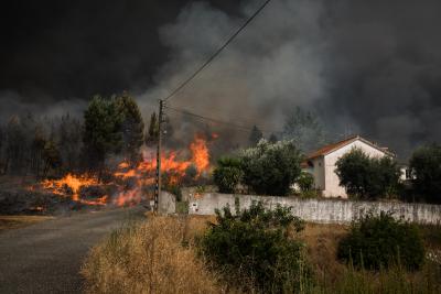 Portugal braces for soaring temperatures, ramps up wildfire response | Portugal braces for soaring temperatures, ramps up wildfire response Portugal braces for soaring temperatures, ramps up wildfire response | Portugal braces for soaring temperatures, ramps up wildfire response