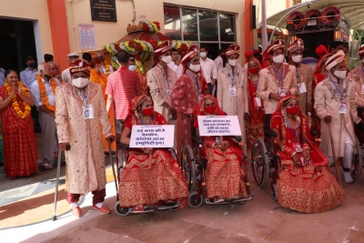 21 couples with disabilities tie knot in Raj, urge people to get vaccinated | 21 couples with disabilities tie knot in Raj, urge people to get vaccinated
