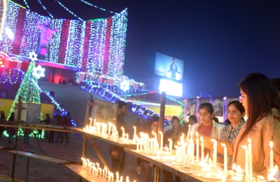 Christmas comes with a caution this year in Lucknow | Christmas comes with a caution this year in Lucknow