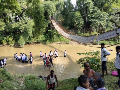 Hanging bridge collapses in Assam, 24 school students hurt | Hanging bridge collapses in Assam, 24 school students hurt