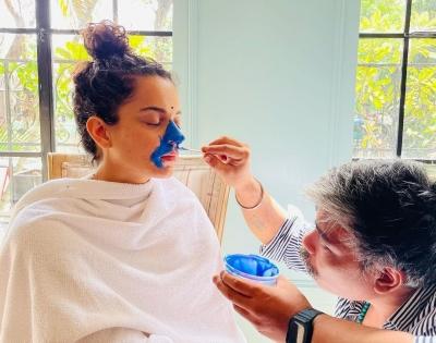 Kangana undergoes body scan for Indira Gandhi's role in 'Emergency' | Kangana undergoes body scan for Indira Gandhi's role in 'Emergency'