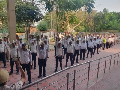Special campaign underway in Gurugram to curb wrong-side driving, triple-riding | Special campaign underway in Gurugram to curb wrong-side driving, triple-riding Special campaign underway in Gurugram to curb wrong-side driving, triple-riding | Special campaign underway in Gurugram to curb wrong-side driving, triple-riding