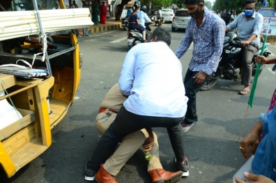 Police caught up in Andhra political crossfire | Police caught up in Andhra political crossfire Police caught up in Andhra political crossfire | Police caught up in Andhra political crossfire