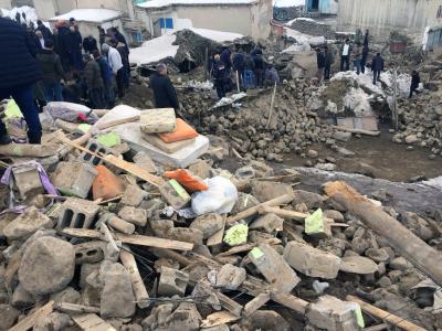 Massive 6.4 quake jolts Iran; 1 dead, 47 injured | Massive 6.4 quake jolts Iran; 1 dead, 47 injured