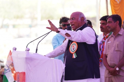 Kharge calls for reviving voice of workers on Int'l Labour Day | Kharge calls for reviving voice of workers on Int'l Labour Day