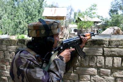 Gunfight starts between security forces, terrorists in J&K’s Shopian | Gunfight starts between security forces, terrorists in J&K’s Shopian Gunfight starts between security forces, terrorists in J&K’s Shopian | Gunfight starts between security forces, terrorists in J&K’s Shopian