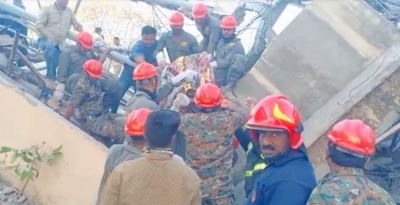 Maha building crash toll climbs to 8 | Maha building crash toll climbs to 8