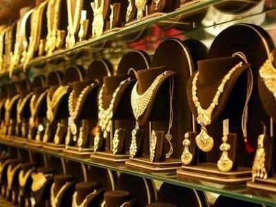 Gold at record high, to give investors 10-15% returns in FY24: Experts | Gold at record high, to give investors 10-15% returns in FY24: Experts