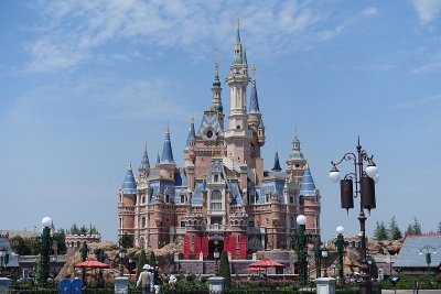 Visitors unable to leave Shanghai Disney sans negative Covid report as theme park shuts | Visitors unable to leave Shanghai Disney sans negative Covid report as theme park shuts