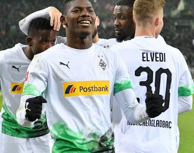 Embolo's lone goal helps Switzerland beat his country of birth Cameroon | Embolo's lone goal helps Switzerland beat his country of birth Cameroon