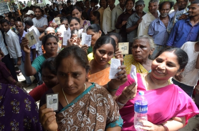 Peaceful and brisk polling underway in TN (3rd Lead) | Peaceful and brisk polling underway in TN (3rd Lead)