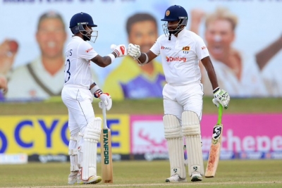 2nd Test, Day 2: Karunaratne, Mendis lead Sri Lanka's fightback against Australia | 2nd Test, Day 2: Karunaratne, Mendis lead Sri Lanka's fightback against Australia