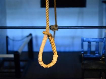 Man found hanging from a tree in Delhi park, murder case registered | Man found hanging from a tree in Delhi park, murder case registered Man found hanging from a tree in Delhi park, murder case registered | Man found hanging from a tree in Delhi park, murder case registered