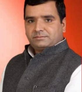 Samajwadi Party slams law and order in UP after triple murder | Samajwadi Party slams law and order in UP after triple murder