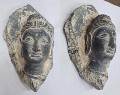 Buddha stone sculpture from 2/3 CE seized from foreign national at Attari | Buddha stone sculpture from 2/3 CE seized from foreign national at Attari