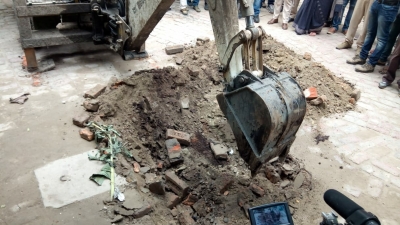 Nashik: NMC Warns Against Unauthorised Road Digging; Strict Action to Follow | Nashik: NMC Warns Against Unauthorised Road Digging; Strict Action to Follow Nashik: NMC Warns Against Unauthorised Road Digging; Strict Action to Follow | Nashik: NMC Warns Against Unauthorised Road Digging; Strict Action to Follow