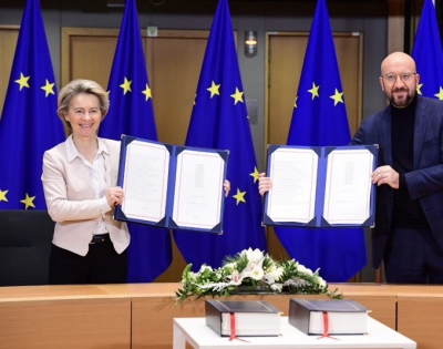 EU leaders sign post-Brexit trade deal with UK | EU leaders sign post-Brexit trade deal with UK
