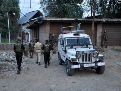 Terrorists fire at 2 non-local labourers in J&K’s Anantnag | Terrorists fire at 2 non-local labourers in J&K’s Anantnag Terrorists fire at 2 non-local labourers in J&K’s Anantnag | Terrorists fire at 2 non-local labourers in J&K’s Anantnag