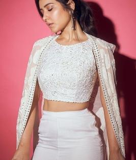 Words fall short to express gratitude, actress Raashi tells fans | Words fall short to express gratitude, actress Raashi tells fans Words fall short to express gratitude, actress Raashi tells fans | Words fall short to express gratitude, actress Raashi tells fans