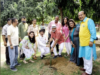 New Delhi Social Workers Association (NDSWA) on the occasion of Gandhi Jayanti plants 101 trees | New Delhi Social Workers Association (NDSWA) on the occasion of Gandhi Jayanti plants 101 trees