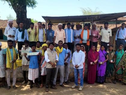 Pushed to the limits, villagers in Betul carve their own road | Pushed to the limits, villagers in Betul carve their own road Pushed to the limits, villagers in Betul carve their own road | Pushed to the limits, villagers in Betul carve their own road