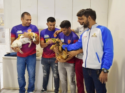 PKL 9: Kabaddi players spend invigorating time with rehabilitated animals | PKL 9: Kabaddi players spend invigorating time with rehabilitated animals