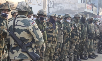 Farmers' protest: Huge security build-up continue on inter-state borders | Farmers' protest: Huge security build-up continue on inter-state borders Farmers' protest: Huge security build-up continue on inter-state borders | Farmers' protest: Huge security build-up continue on inter-state borders